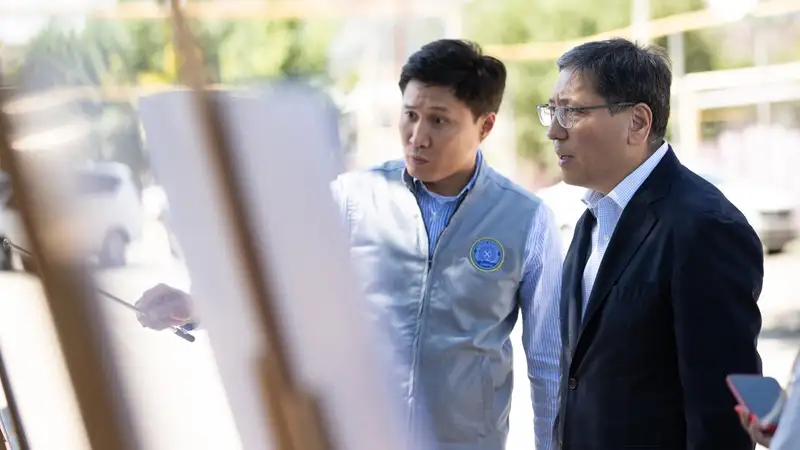 Аким Алматы осмотрел объекты Алатауского района и дал ряд поручений по ним