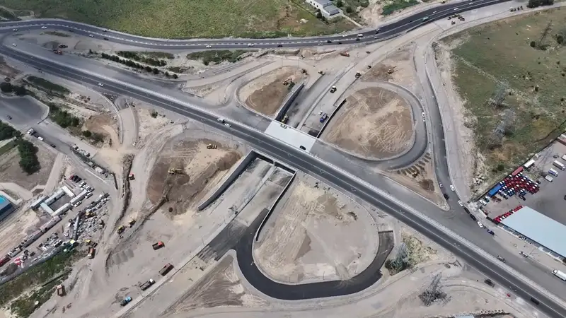 Когда в Алматы откроют развязку "клеверный лист" на Саина – Монке би