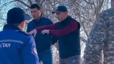 Работа во время паводков, День госслужащего, слышащее государство, фото - Новости Zakon.kz от 21.06.2024 15:25