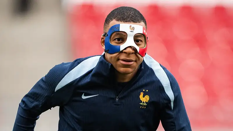 Евро-2024: Мбаппе может выйти в оригинальной маске на матч с Голландией