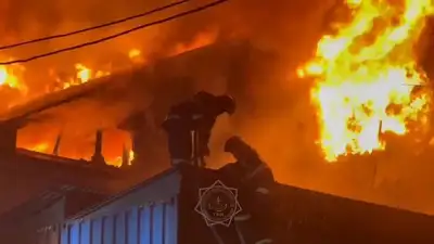 пожар на складе, фото - Новости Zakon.kz от 24.06.2024 23:53