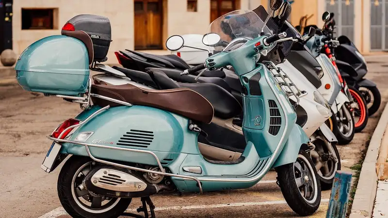 Более 30 водителей скутеров оштрафовали за два дня в Павлодаре