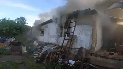 Таксист спас семью из Кокшетау, фото - Новости Zakon.kz от 25.06.2024 16:59