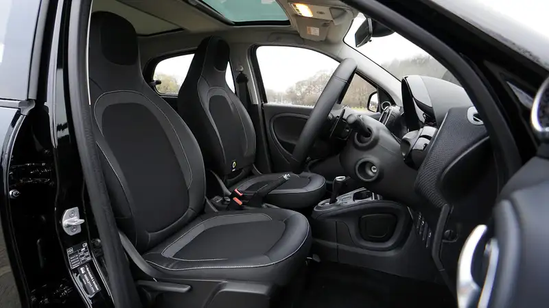 Аномальная жара: водителям советуют не оставлять в машине три предмета