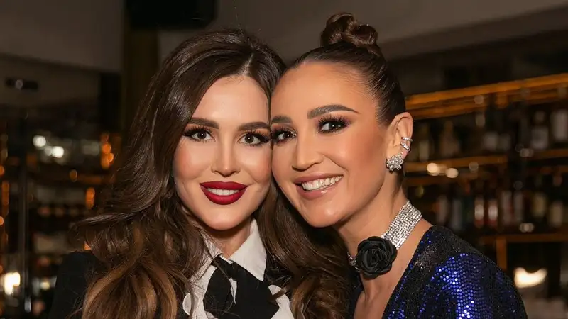 Ольга Бузова опубликовала детское фото с сестрой