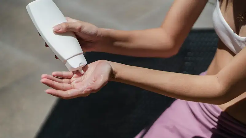 Даже в пасмурную погоду опасно – как загорать без вреда для здоровья