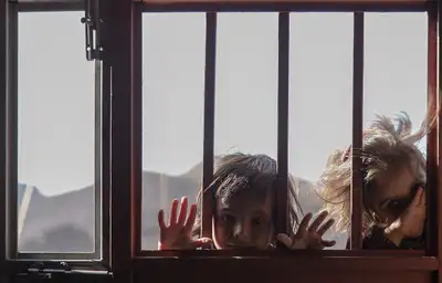 15 детей астанчан выпали из окон за полгода, фото - Новости Zakon.kz от 28.06.2024 18:28