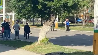 В Костанае водитель на пешеходном переходе сбил женщину с двухлетним ребенком, фото - Новости Zakon.kz от 29.06.2024 07:56