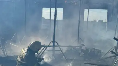 пожар на стройке, фото - Новости Zakon.kz от 29.06.2024 18:12