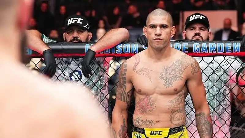 Алекс Перейра защитил титул UFC, жестко нокаутировав соперника