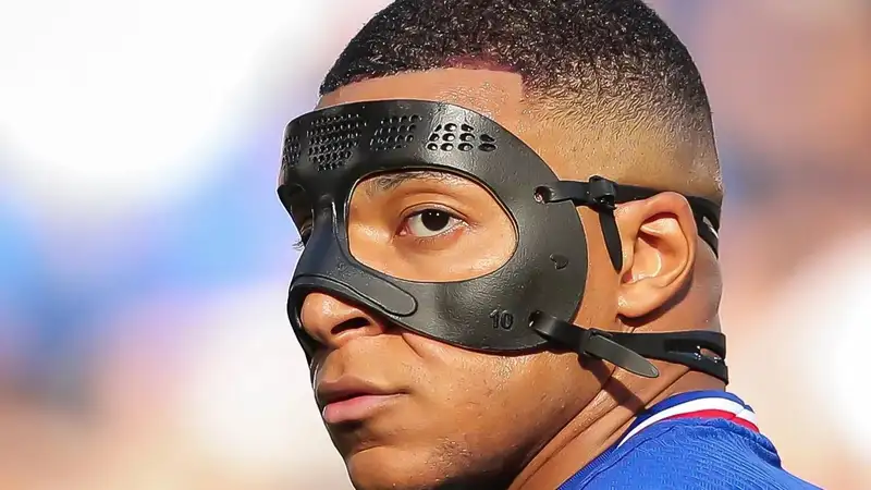 Евро-2024: Мбаппе высказался о сломанном носе и игре в маске