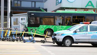 Домой отпустили женщину, спровоцировавшую смертельное ДТП в Алматы, фото - Новости Zakon.kz от 02.07.2024 12:27