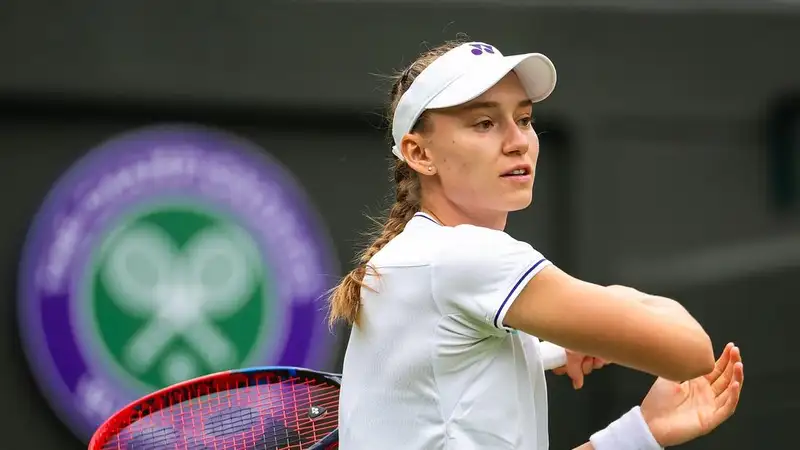 Видеообзор победного матча Елены Рыбакиной в первом круге Уимблдона