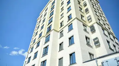 Еще 10 дачников, пострадавших от паводков, получили ключи от квартир в Уральске , фото - Новости Zakon.kz от 03.07.2024 19:56