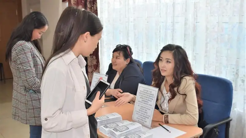 В Акмолинской области 44,5% руководящего состава госслужбы составляют женщины