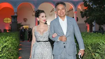 Баян Алагузова поразила своей гибкостью в 50 лет, фото - Новости Zakon.kz от 03.07.2024 09:40