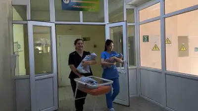 Многодетная мама родила тройню в Акмолинской области , фото - Новости Zakon.kz от 04.07.2024 00:51