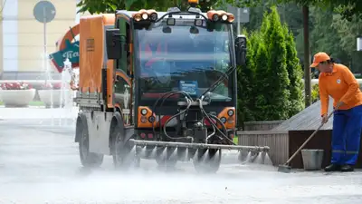 Объекты дорожной инфраструктуры приводят в порядок, фото - Новости Zakon.kz от 04.07.2024 13:04