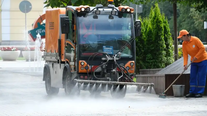 Объекты дорожной инфраструктуры приводят в порядок в рамках акции "Алматы Жазы"