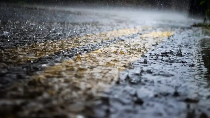 Дожди с грозами испортят выходные в Астане, Алматы и Шымкенте