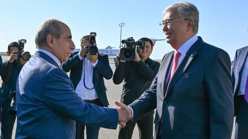 Токаев прибыл с рабочим визитом в Азербайджан