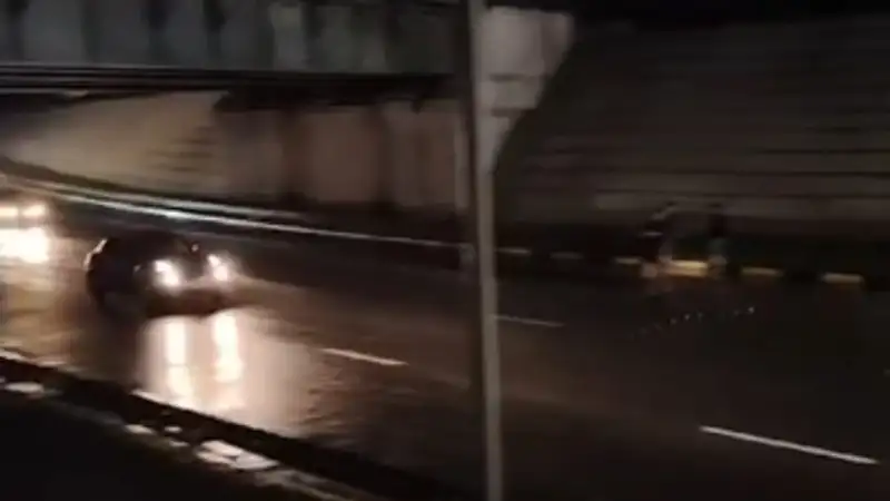 Как изменилась ситуация в затопленном Семее: аким города лично помогает откачивать воду