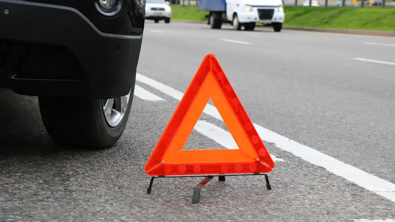 Два человека погибли, еще 10 пострадали в жутком ДТП в Карагандинской области