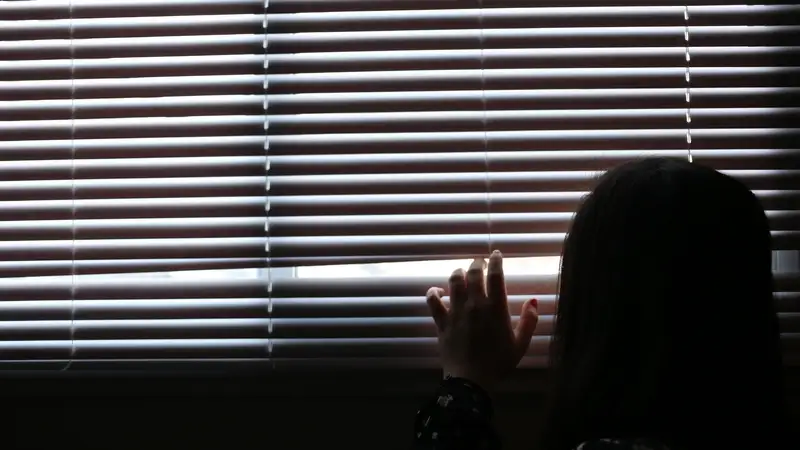 Двое пятилетних детей выпали из окон в Уральске