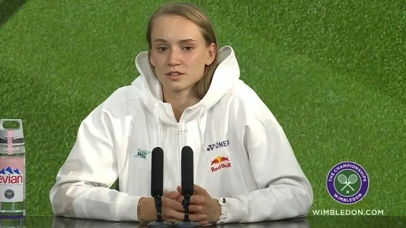 "Надо было оставаться более агрессивной": Рыбакина высказалась о своем поражении