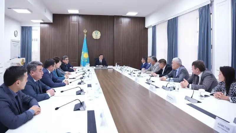 Сенаторы ознакомились с ходом развития обрабатывающей промышленности Жамбылской области