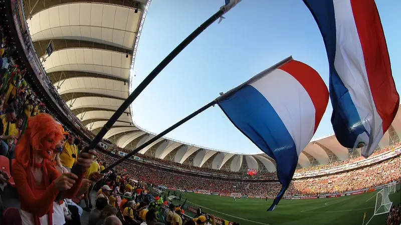 Евро-2024: пять англичан пострадали после нападений голландских болельщиков