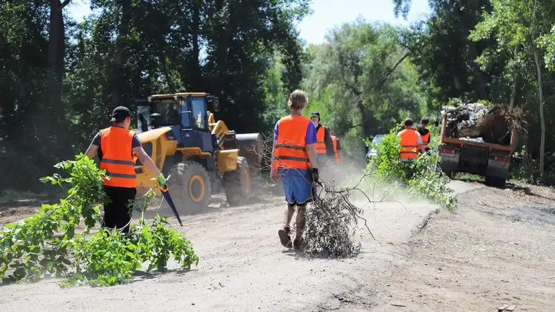 Акция "Таза Қазақстан" продолжается в Восточно-Казахстанской области