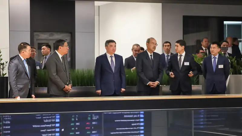 Казахстанские цифровые решения на примере Алматы показали премьеру Узбекистана