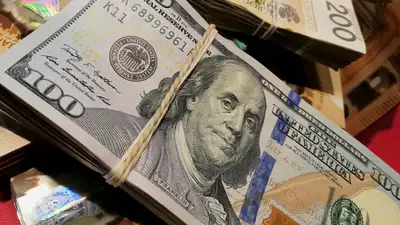 доллары, фото - Новости Zakon.kz от 12.07.2024 10:46