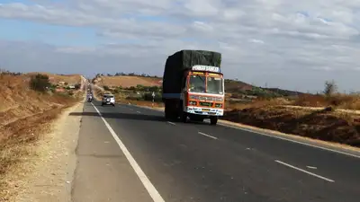 &quot;КазАвтоЖол&quot; заявил об ограничениях для грузовиков на трассах, фото - Новости Zakon.kz от 12.07.2024 16:32