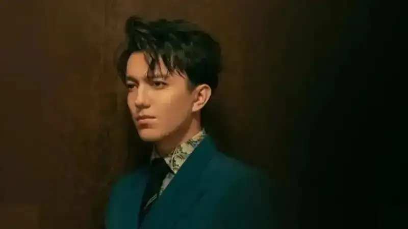 Димаш Кудайберген опубликовал кадры с концерта в Сербии