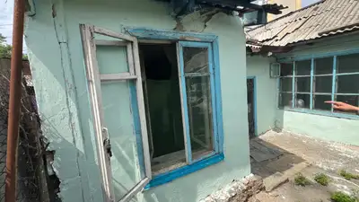 В СПК &quot;Алматы&quot; рассказали, кто и как пытается заработать на ветхом жилье, фото - Новости Zakon.kz от 15.07.2024 10:52