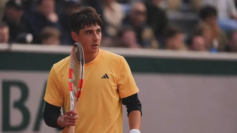 Теннисист Александр Шевченко вылетел с турнира АТР-500 в Германии