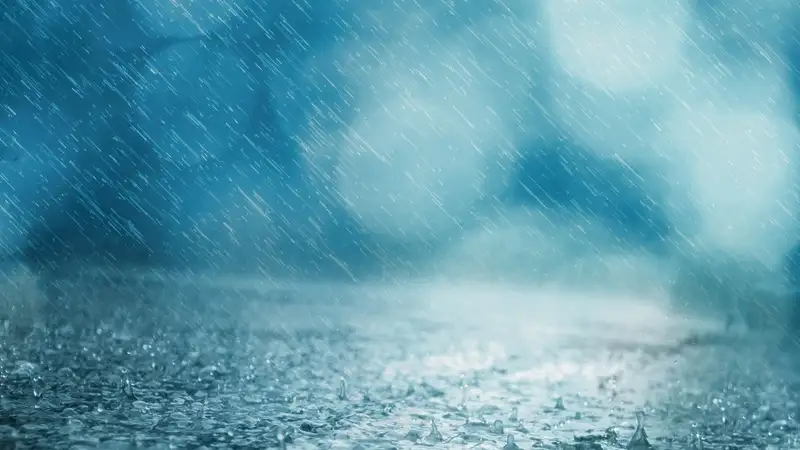 В Астане сильный ливень снова затопил улицы