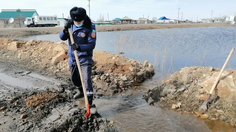 Более 2,6 млрд тенге выделят из резерва правительства на строительство и реконструкцию защитных дамб