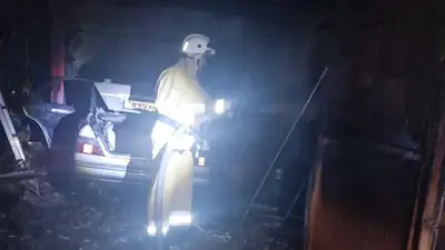 пожар на СТО, фото - Новости Zakon.kz от 18.07.2024 23:04