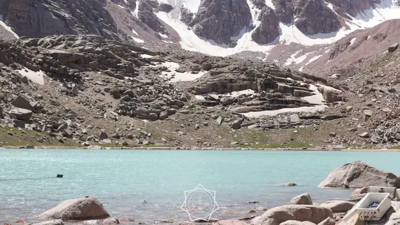 В горах Алматы начали опорожнять селеопасные озера