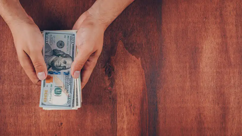 Станет ли доллар дешевле: аналитики поделились прогнозами по курсу валют