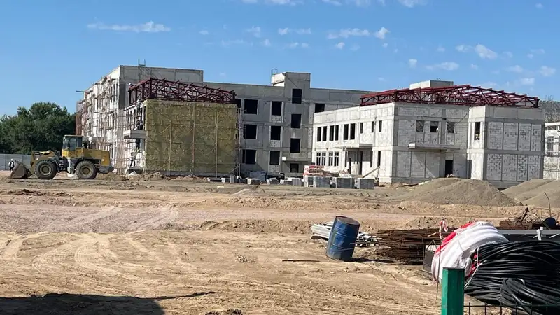 Число трехсменных школ сокращается в Алматинской области