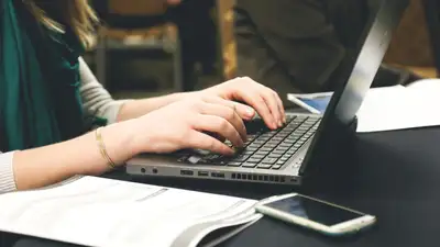 Можно ли ознакомиться онлайн с электронными материалами уголовного дела, фото - Новости Zakon.kz от 22.07.2024 14:17