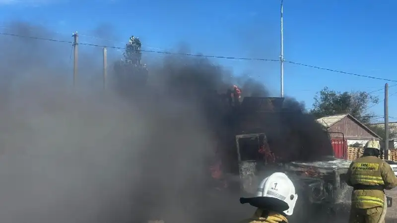 Грузовик сгорел в Атырау