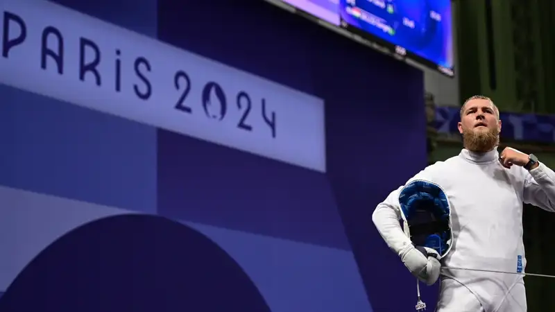 Шпажист Вадим Шарлаимов одержал победу в первом поединке на Олимпиаде-2024