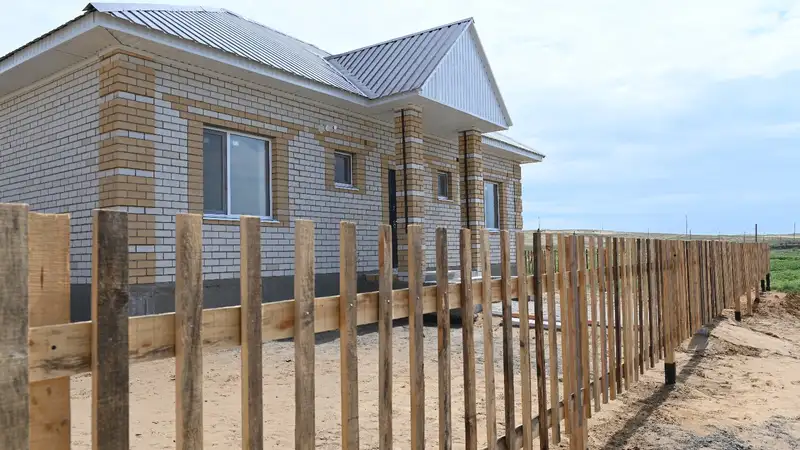 Как власти помогают пострадавшим от паводков жителям Актюбинской области