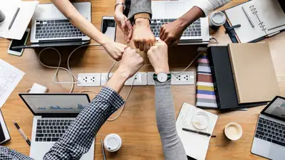 Почему подчиненных нужно чаще хвалить, фото - Новости Zakon.kz от 30.07.2024 12:48