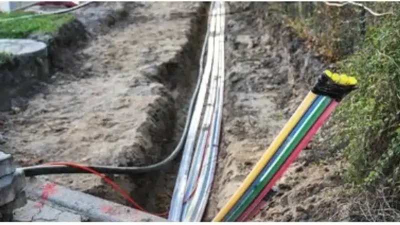 Полуторагодовалого ребенка убило током во время прогулки в Алматинской области